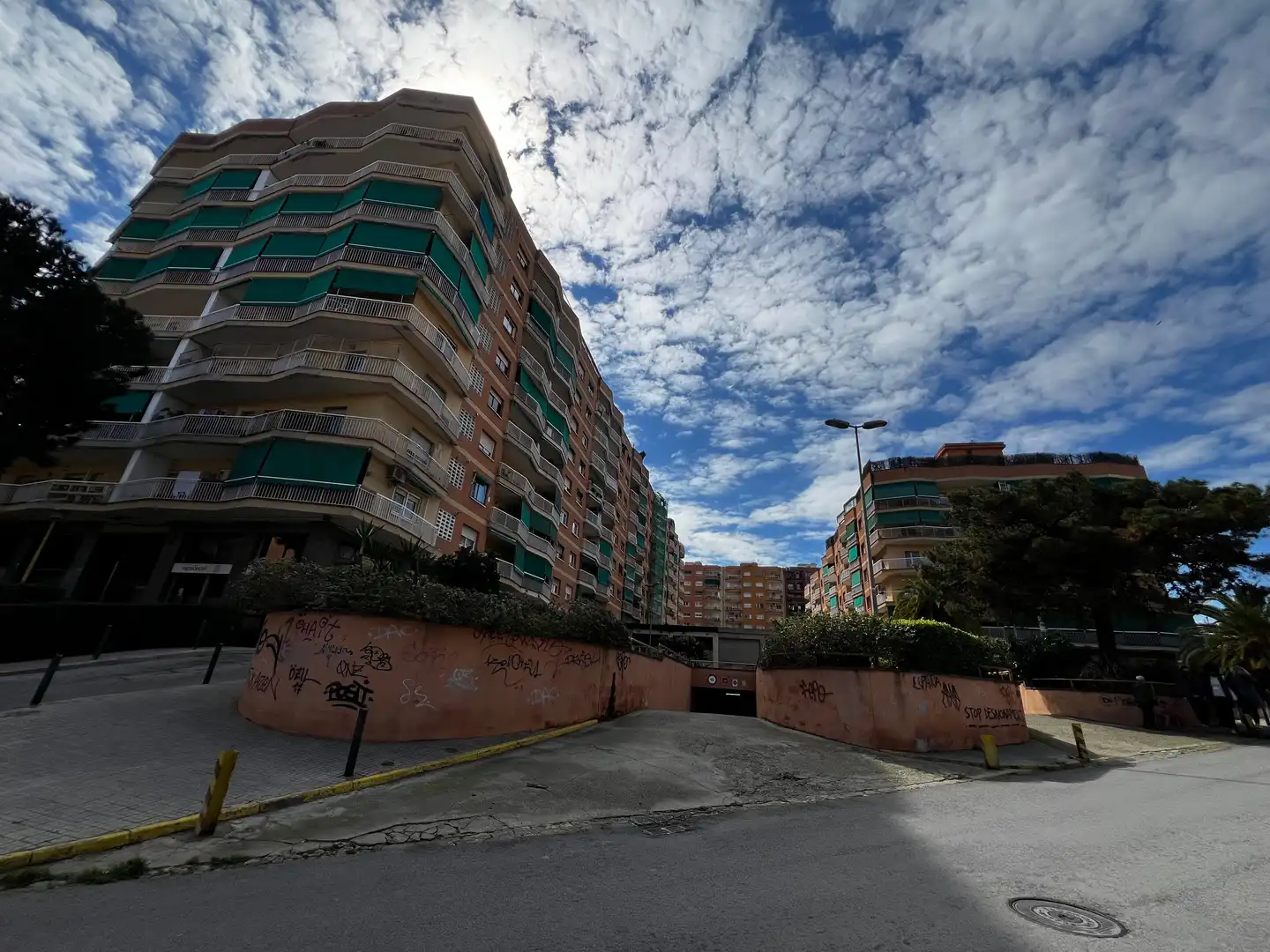 Vista exterior de Garatge en venda en Badalona
