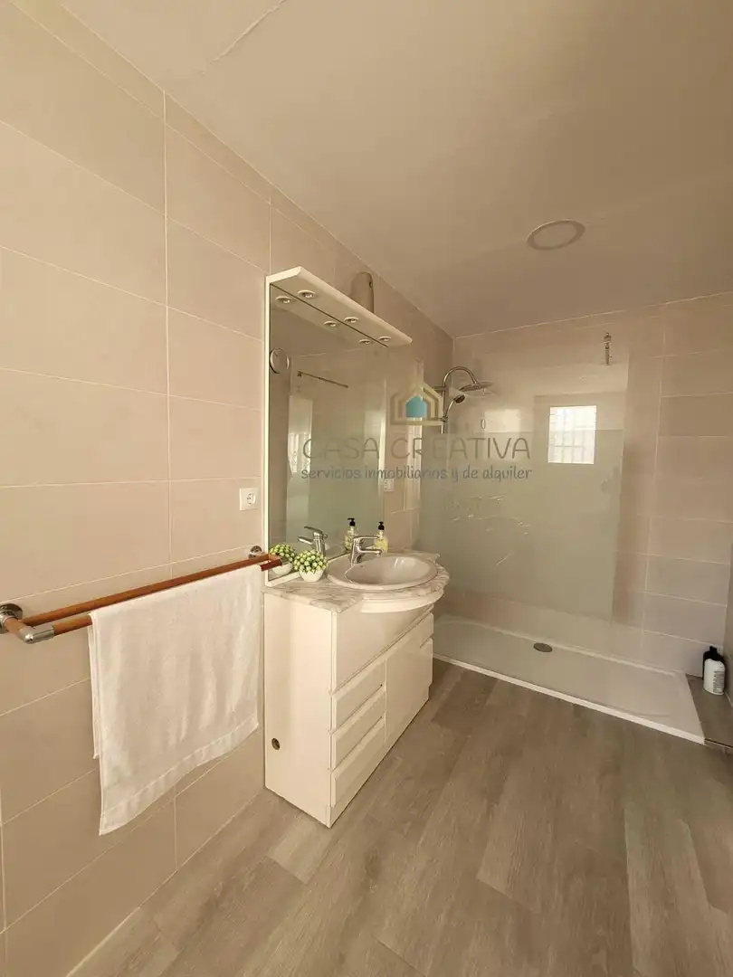Badezimmer von Wohnung zum Verkauf in Valencia mit Klimaanlage, Heizung und Möbliert