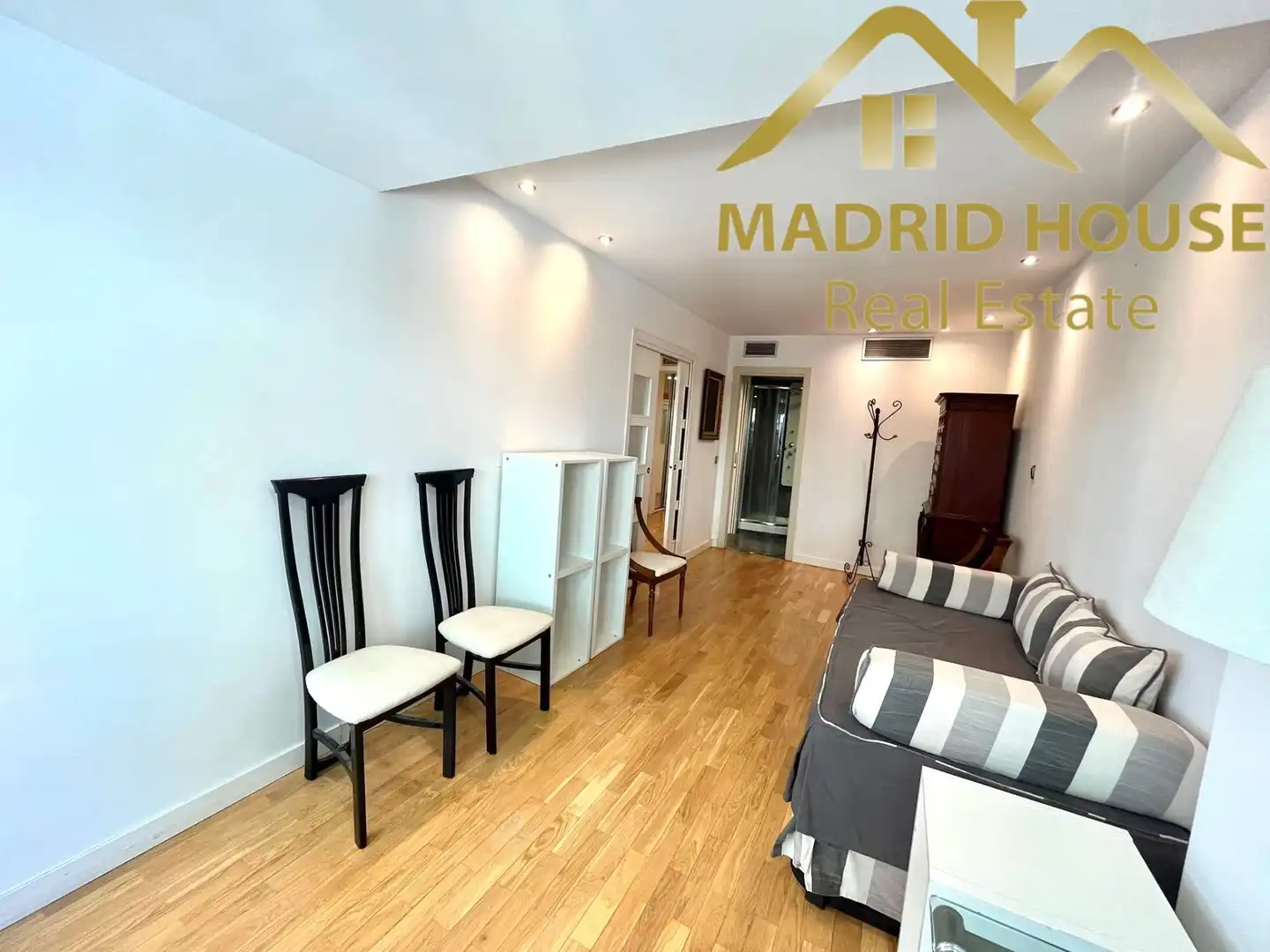 Außenansicht von Wohnung zum Verkauf in Madrid mit Klimaanlage, Heizung und Möbliert
