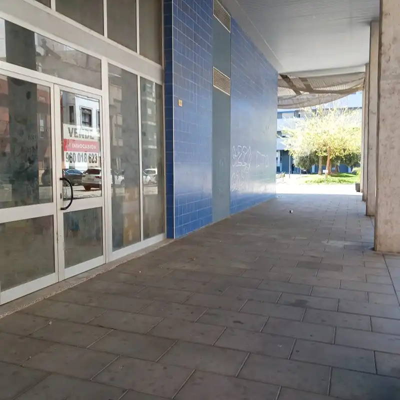 Local comercial en venta en Carrer Ferrocarril d'Alcoi