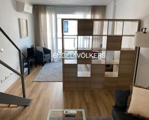 Living room of Duplex to rent in San Sebastián de los Reyes  with Air Conditioner, Heating and Parquet flooring