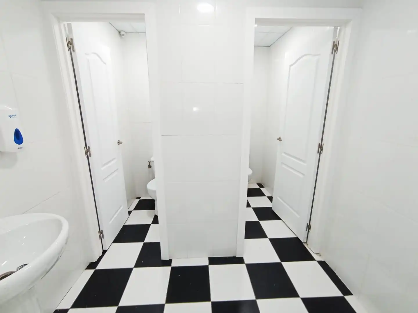 Local de alquiler en Transversal, 243, Sant Pere
