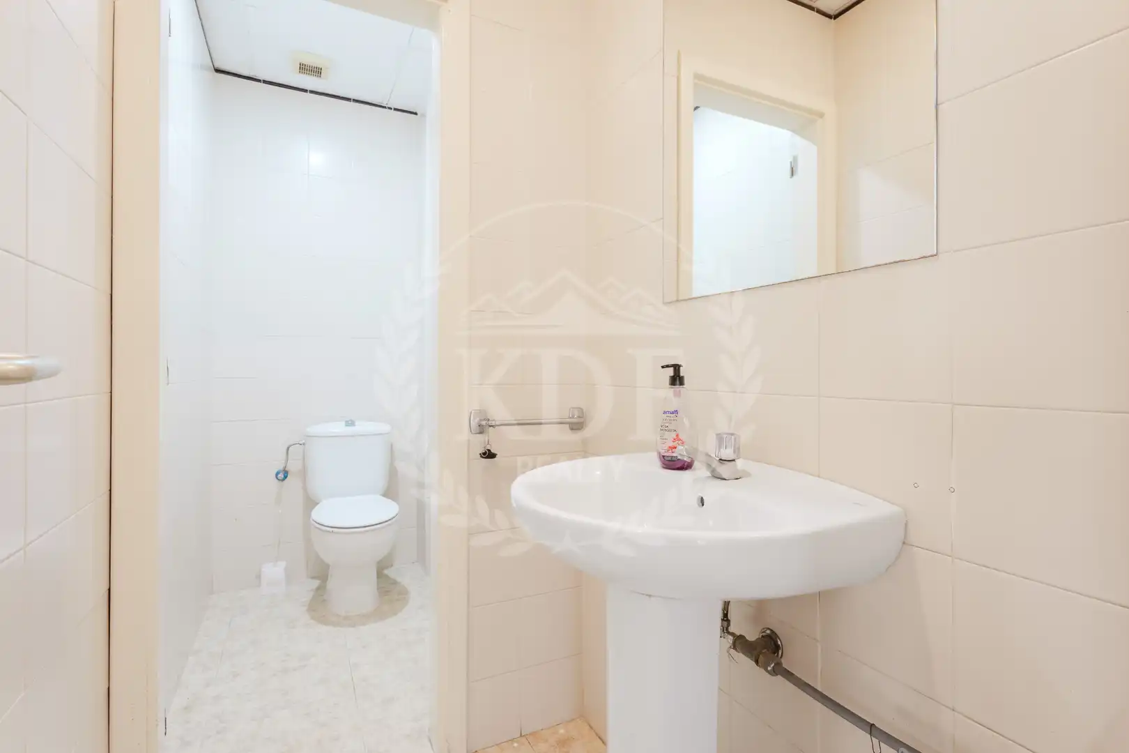 Baño de Local en venta en Santa Cruz de Tenerife con Aire acondicionado, Parquet y Alarma