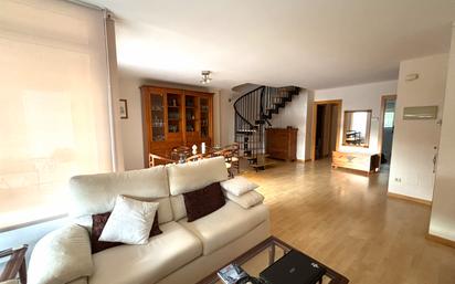 Living room of Duplex for sale in Sant Andreu de Llavaneres  with Air Conditioner, Heating and Parquet flooring