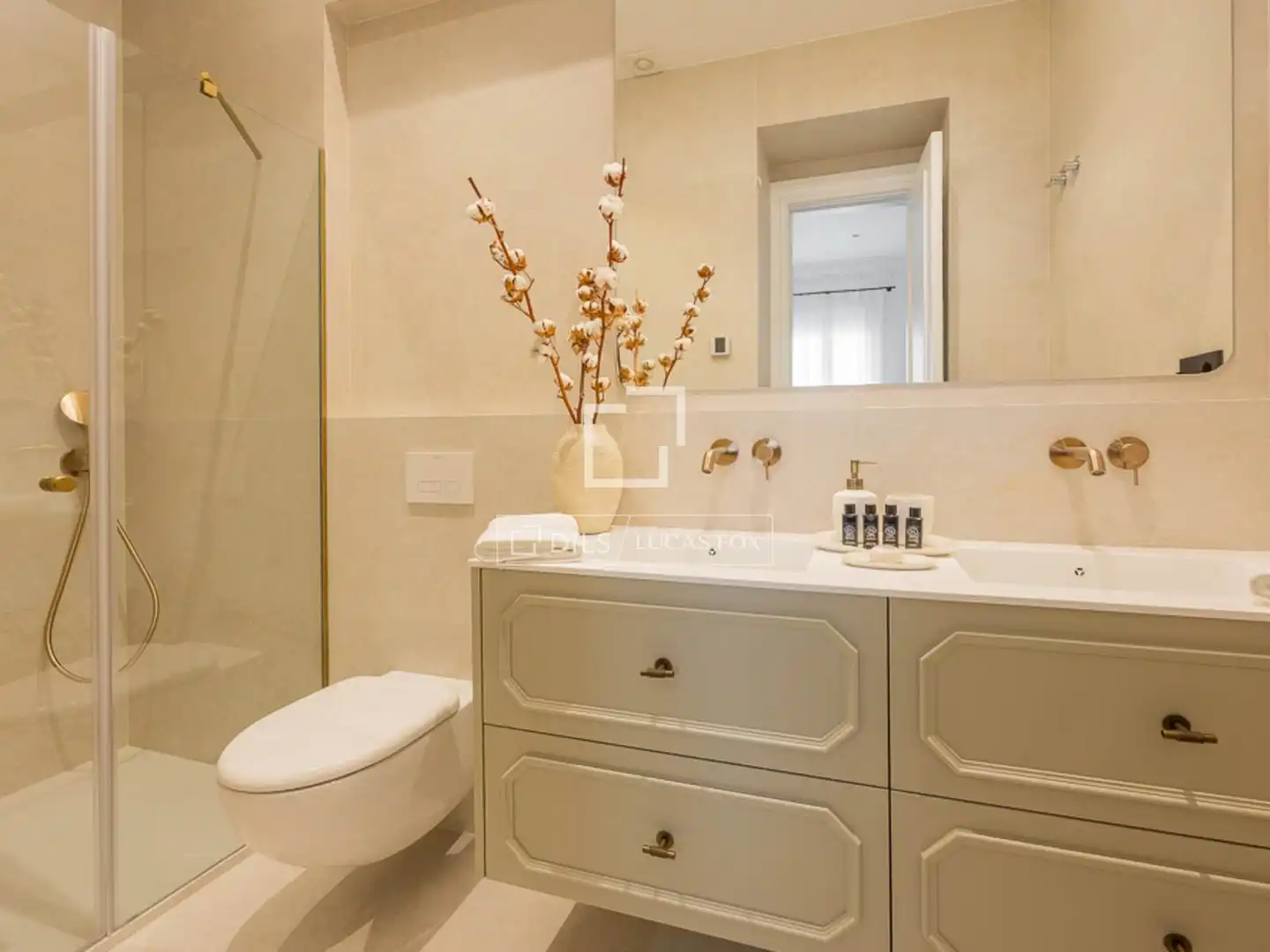 Badezimmer von Wohnung zum Verkauf in Los Molinos mit Klimaanlage, Heizung und Parkett