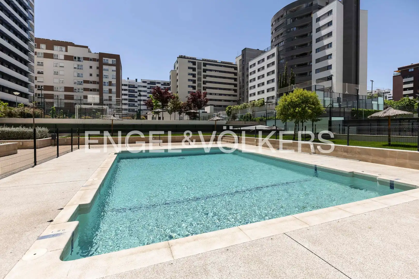 Piscina de Piso en venta en Madrid con Aire acondicionado, Calefacción y Piscina