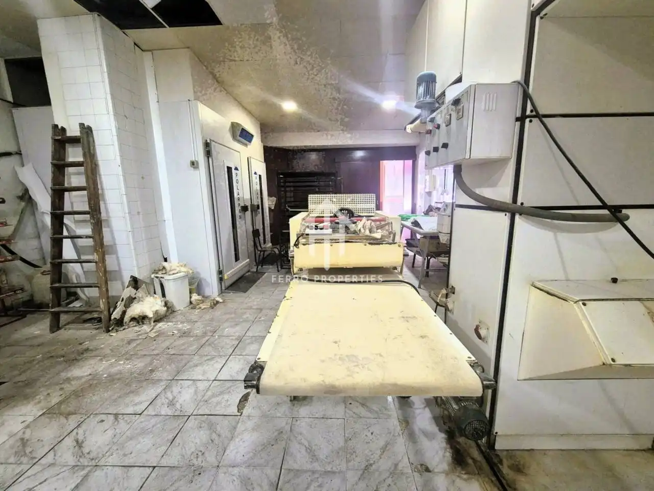 Cocina de Local en venta en Loja con Aire acondicionado