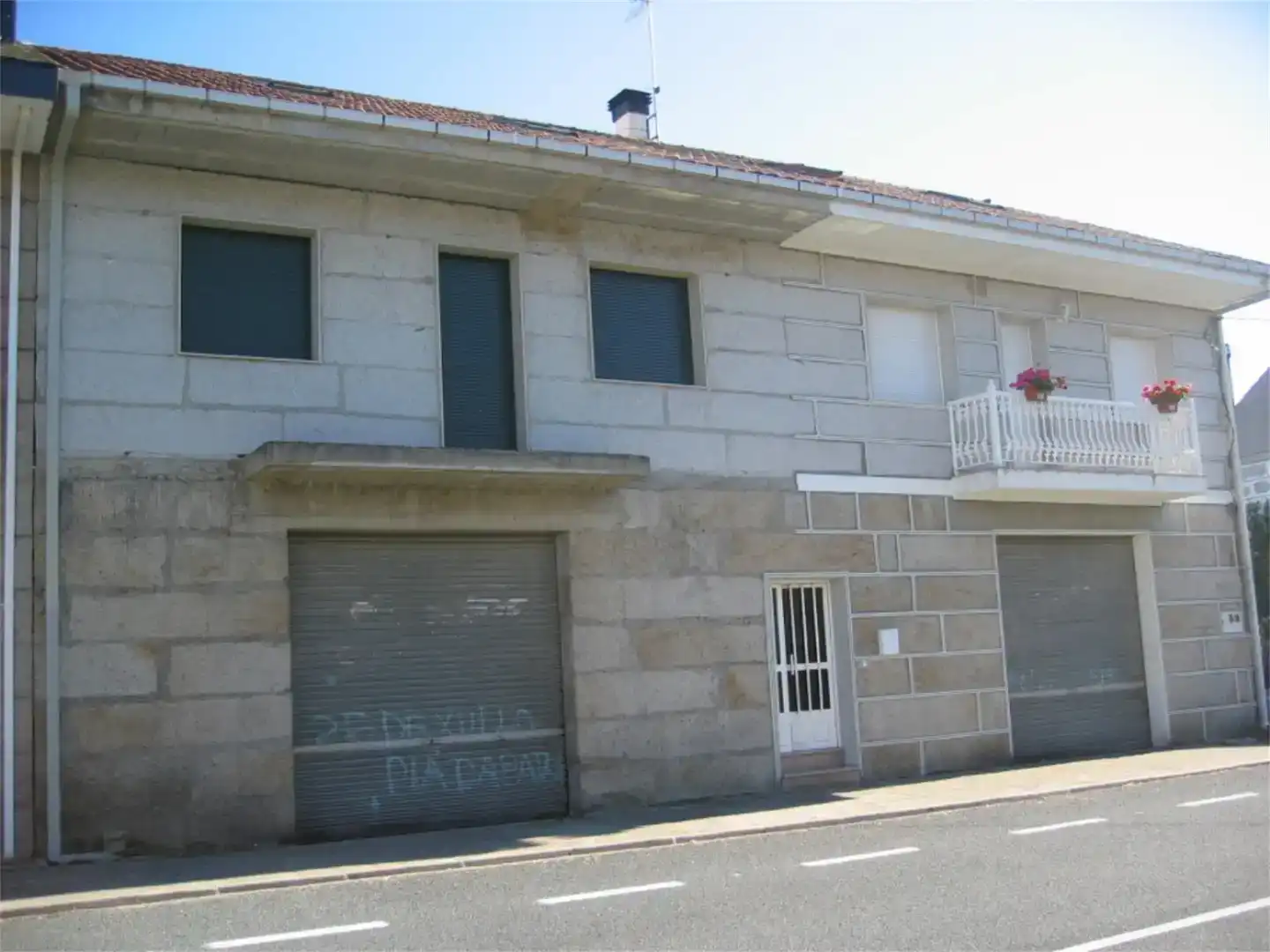 Vista exterior de Casa adosada en venta en Cualedro con Jardín privado y Balcón