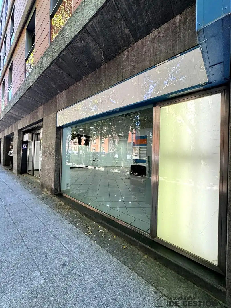 Locale commerciale in affitto a Paseo Doctor Fernández Iparraguirre