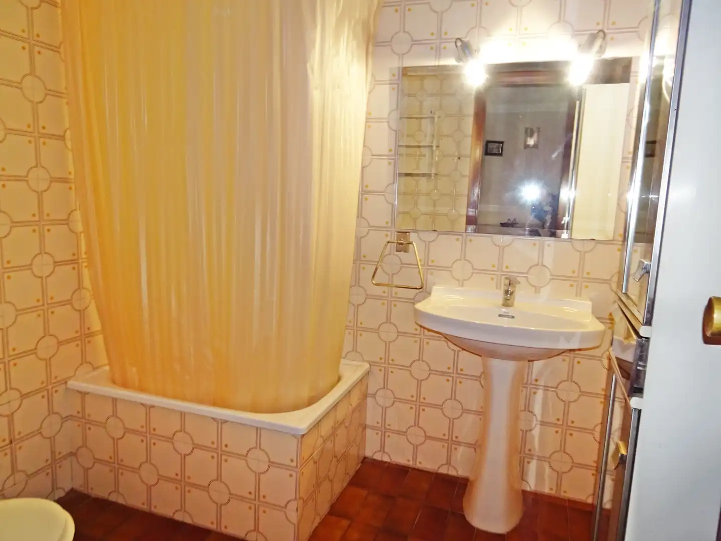 Bany de Apartament de lloguer en Gandia amb Aire condicionat, Terrassa i Moblat