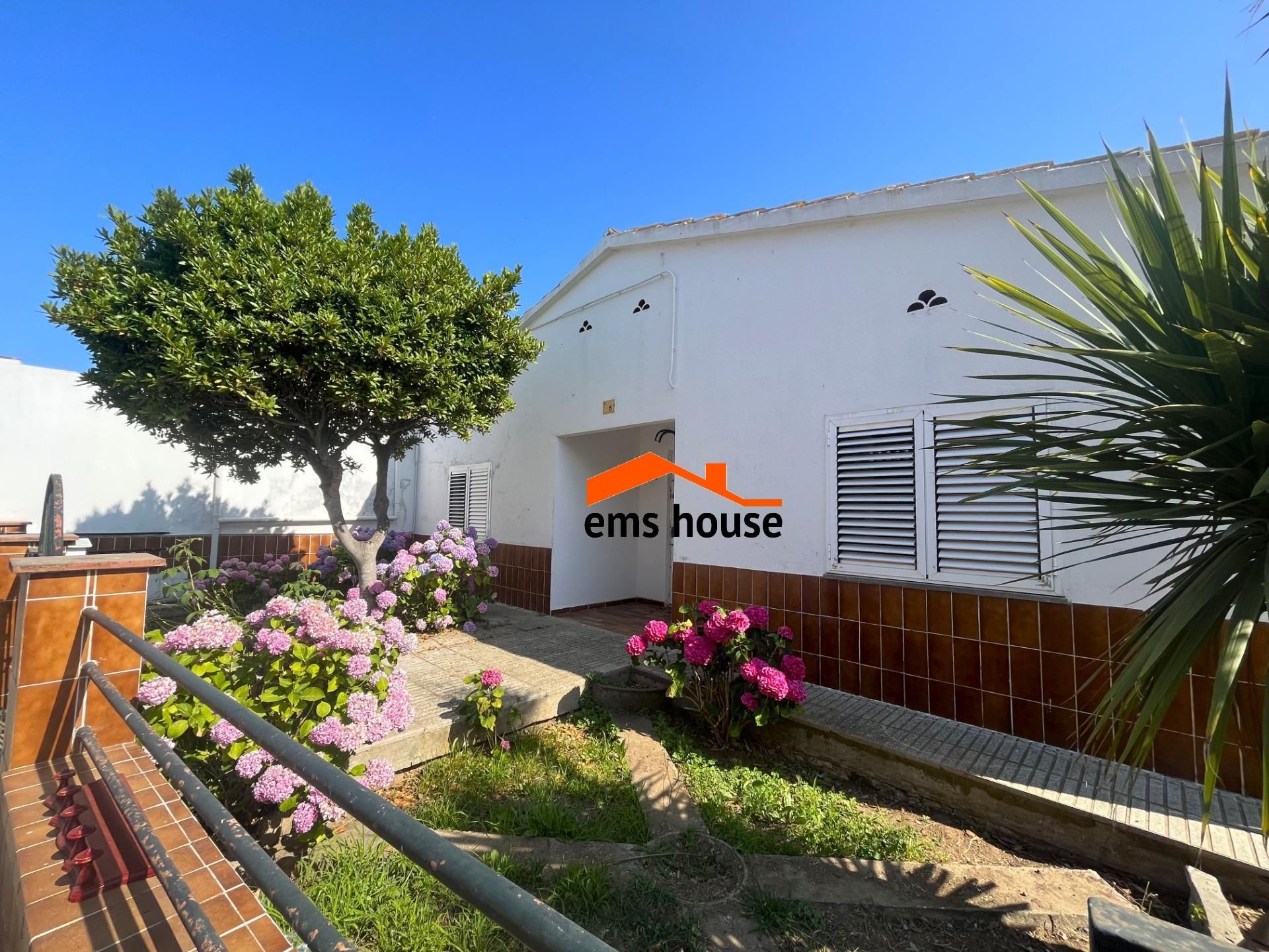 Exterior view of House or chalet for sale in Mont-ras