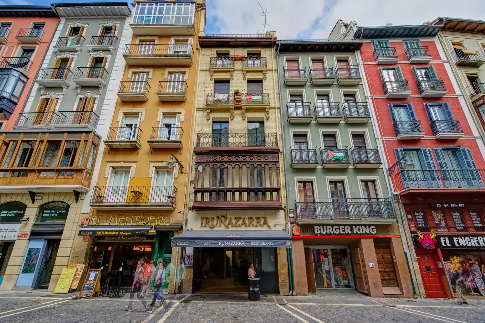 Vista exterior de Piso en venta en  Pamplona / Iruña con Calefacción, Parquet y Amueblado
