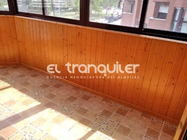 Wohnung zur Miete in Calle LOS PINOS, Prado Santo Domingo - Ensanche