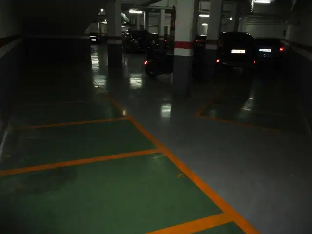 Motorradstellplatz zur Miete in Carrer Alt de Mariner 17, imagen 3