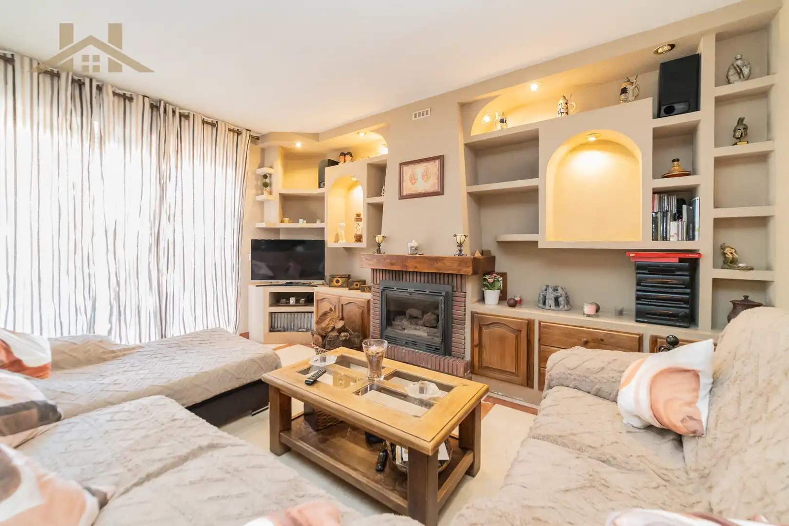 Chalet con terraza en venta en Calle Jazmín, imagen 2