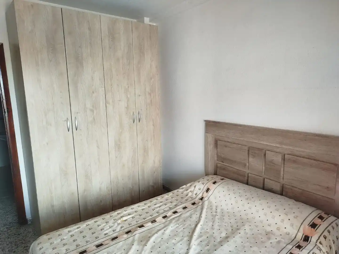 Dormitori de Pis en venda en  Granada Capital amb Aire condicionat i Balcó