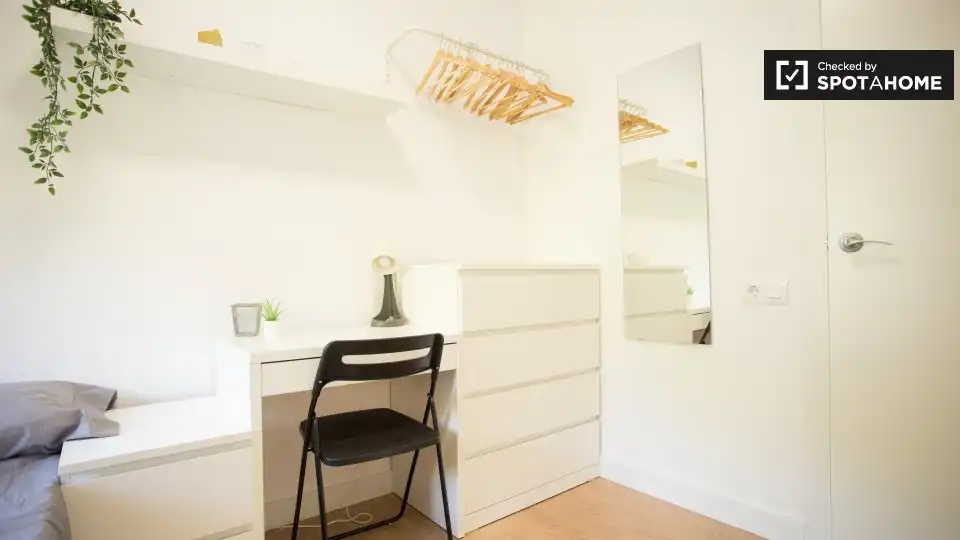 Bedroom of Flat for rent in Barcelona  with Air Conditioner, Heating and Furnished