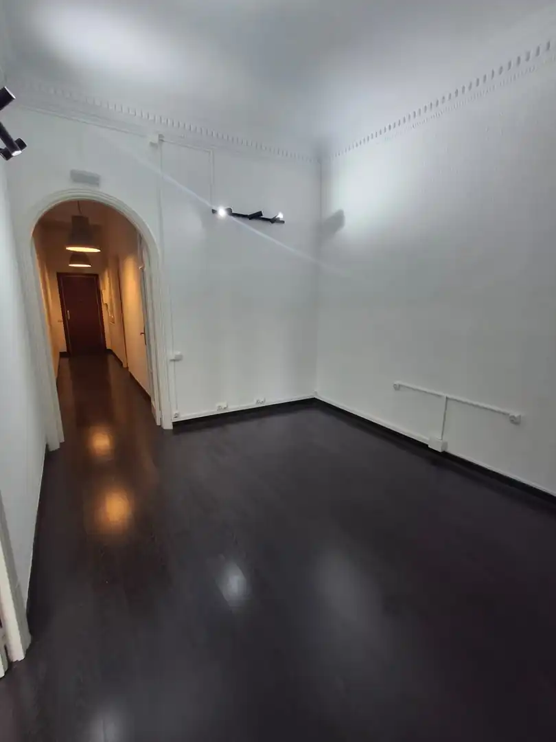 Office for rent in Barcelona  with Air Conditioner