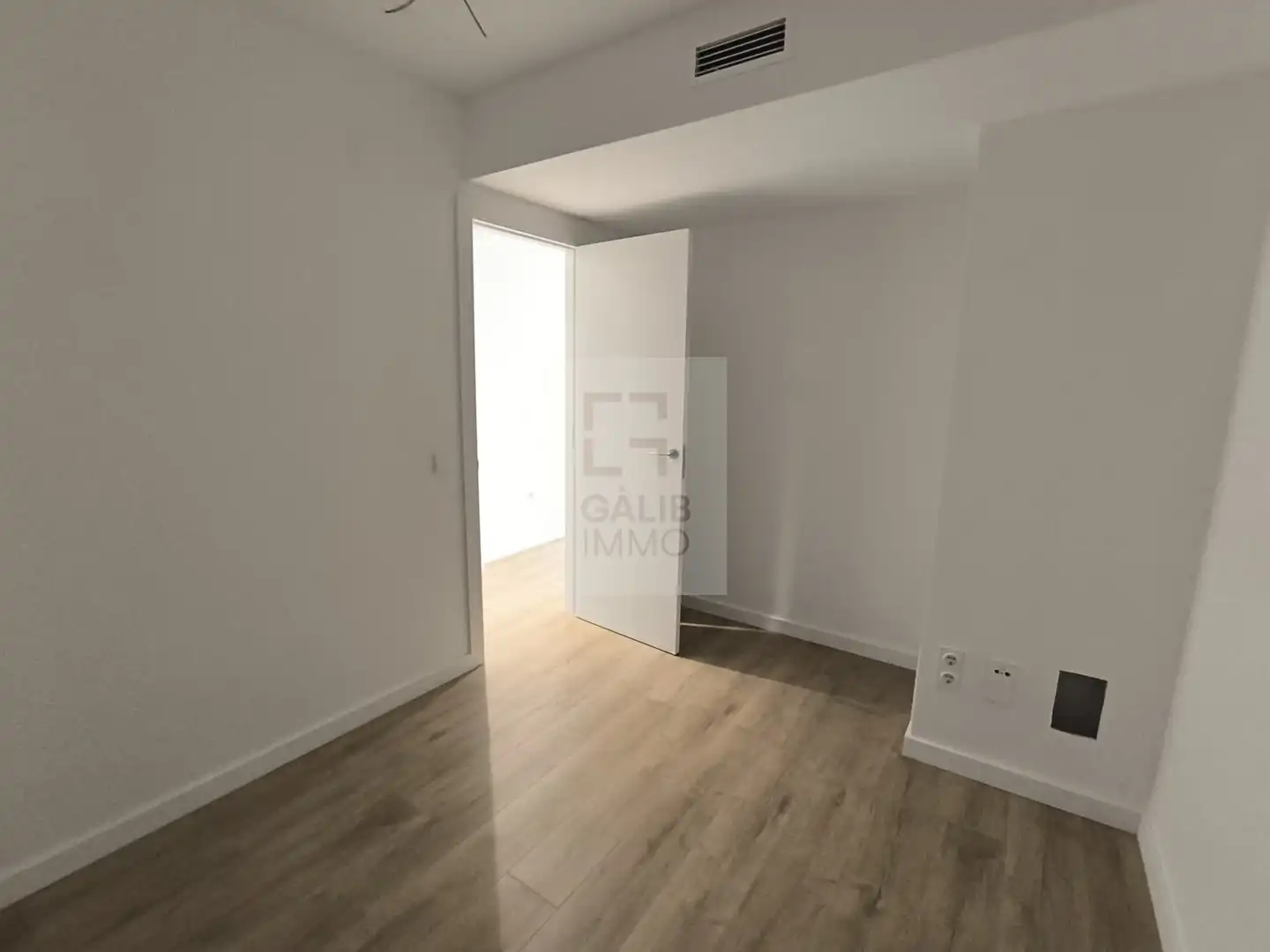 Bedroom of Flat for sale in Figueres  with Air Conditioner, Storage room and Swimming Pool