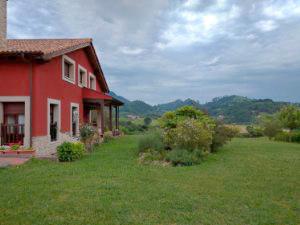 Jardí de Casa o xalet en venda en Siero amb Terrassa