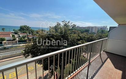 Vista exterior de Apartament en venda en Malgrat de Mar amb Terrassa i Piscina