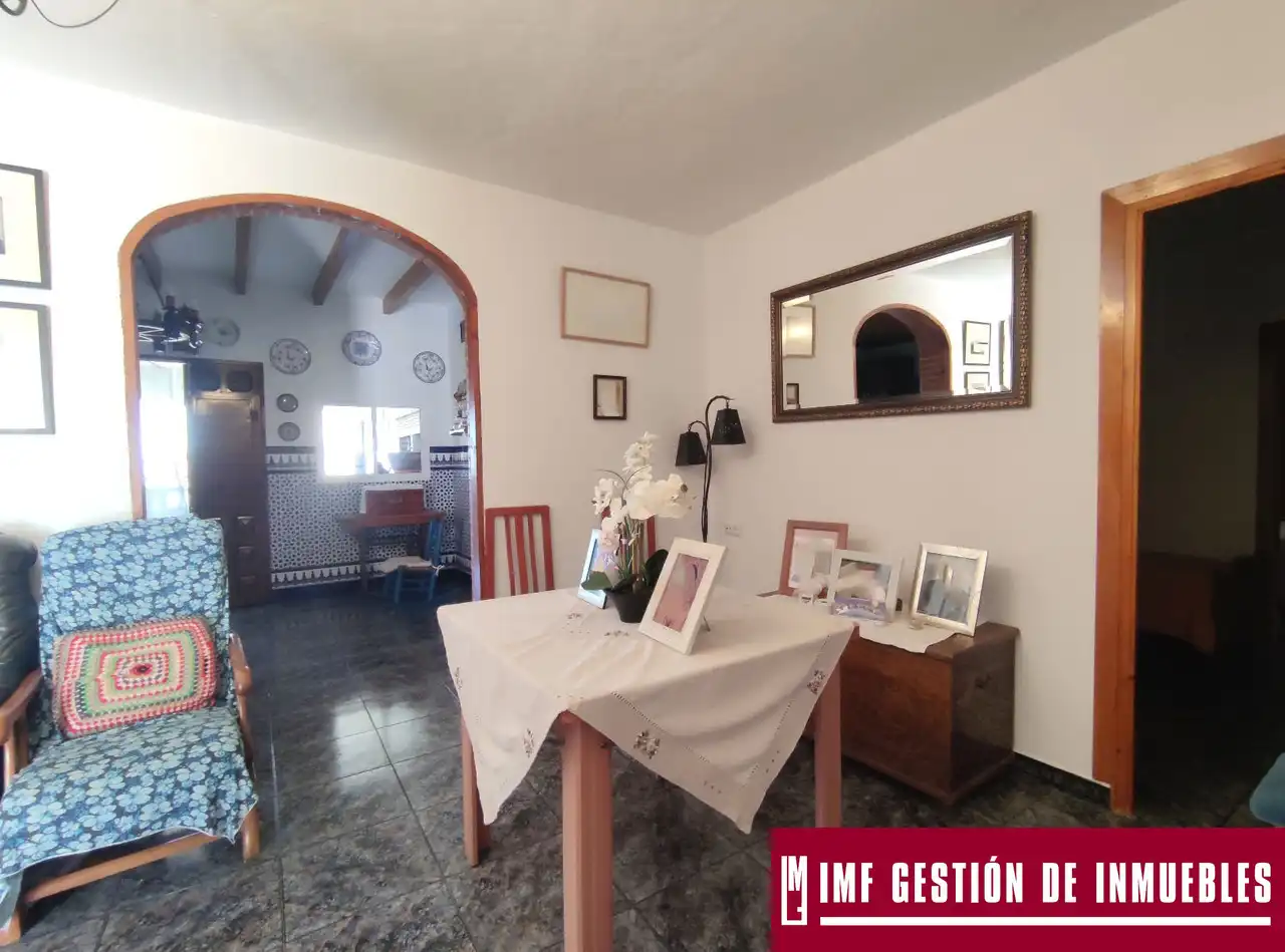 Finca rústica en venta en Canillas de Aceituno con Jardín privado, Terraza y Amueblado