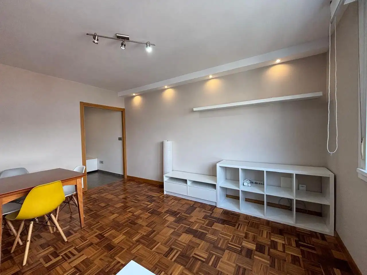 Wohnzimmer von Wohnung zur Miete in A Coruña Capital  mit Heizung