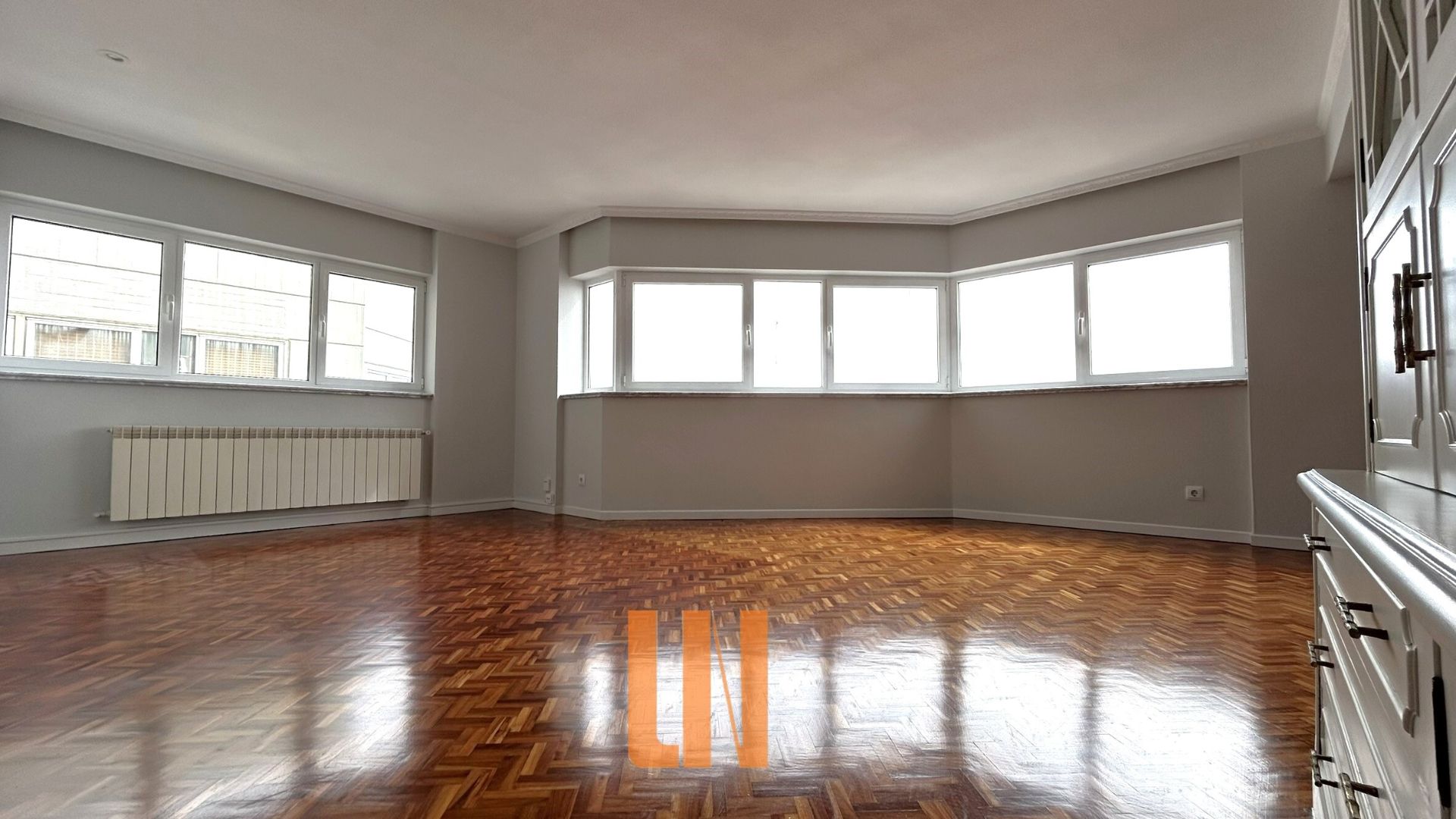Living room of Flat to rent in A Coruña Capital   with Heating, Parquet flooring and Oven