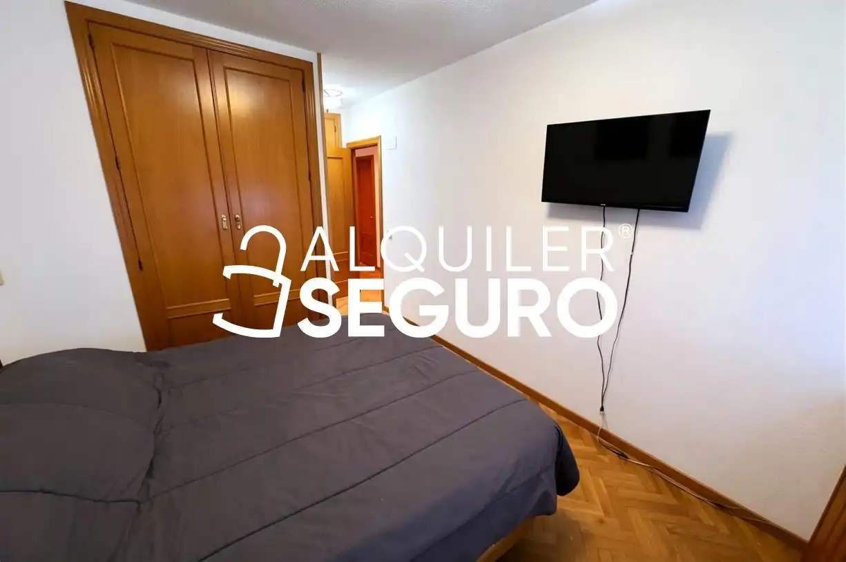 Dormitori de Pis de lloguer en Coslada amb Aire condicionat, Calefacció i Terrassa