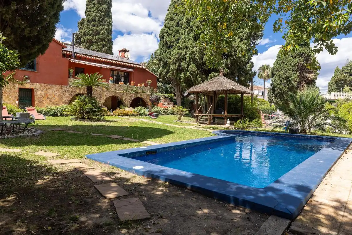 Piscina de Casa o chalet en venta en Torremolinos con Aire acondicionado, Calefacción y Jardín privado