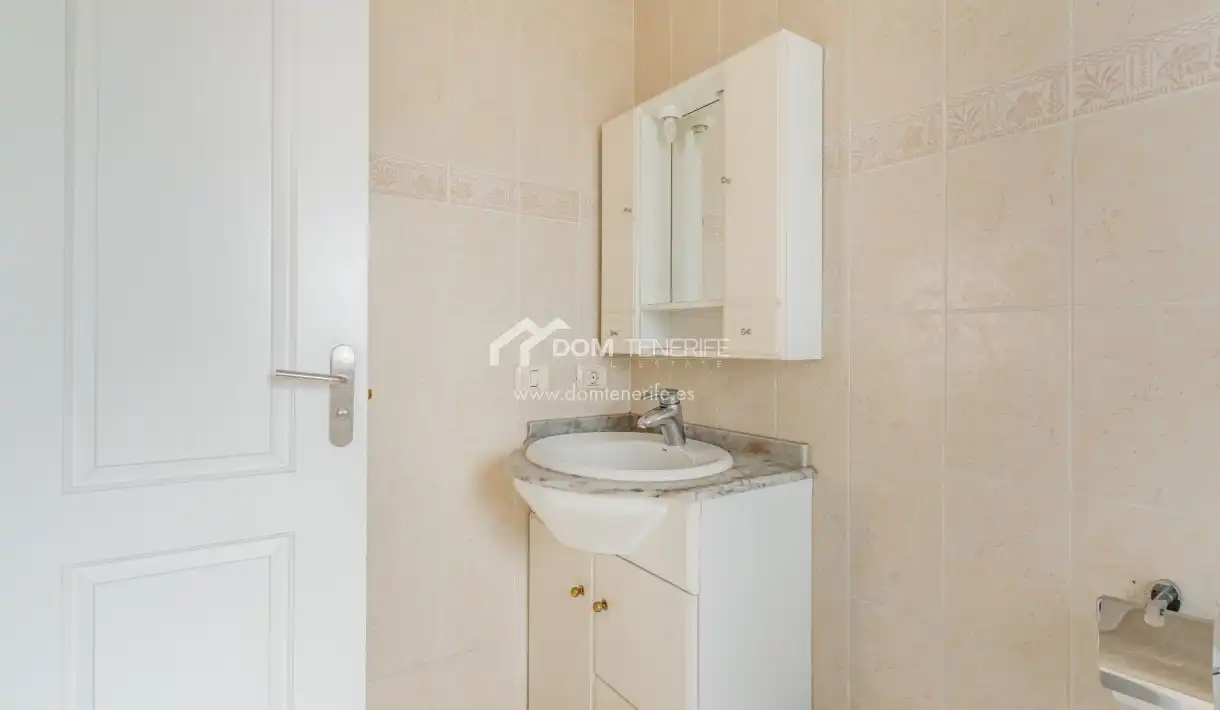 Baño de Casa o chalet de alquiler en Adeje con Terraza, Amueblado y Horno