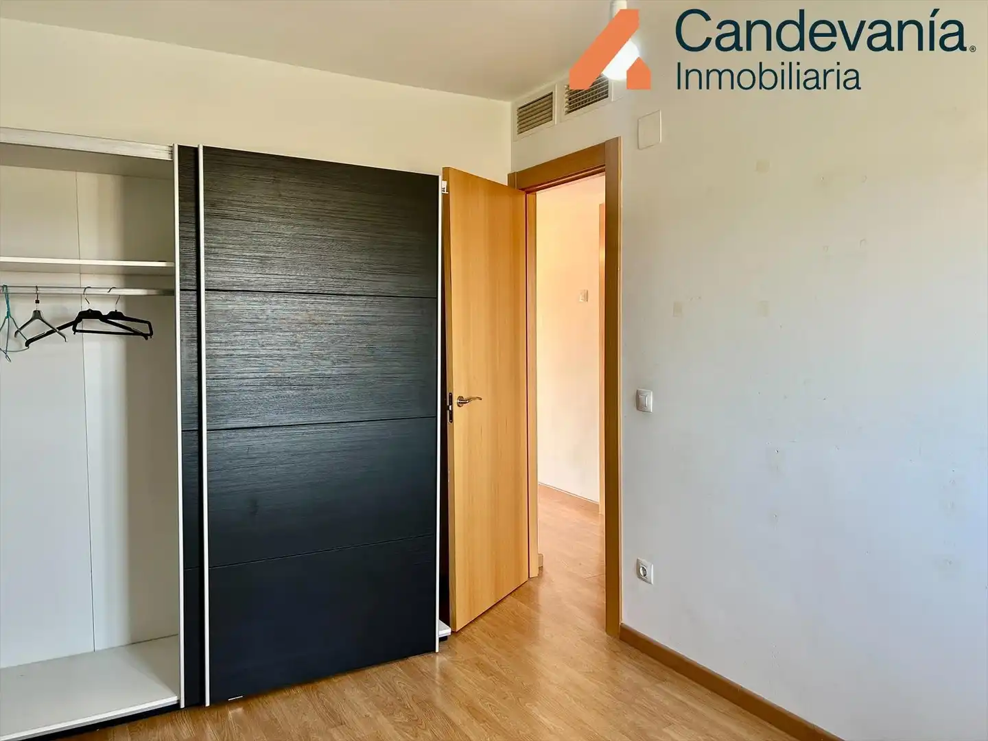 Habitación de Casa adosada en venta en Zuera con Calefacción, Jardín privado y Parquet
