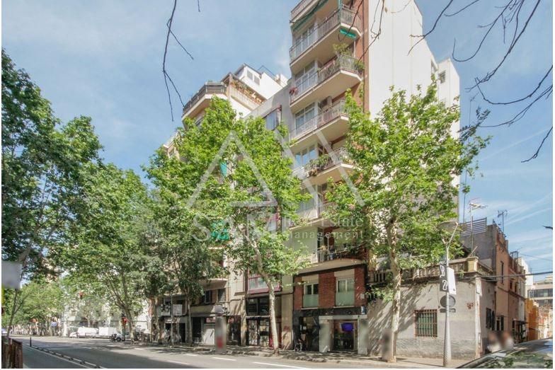 Vista exterior de Edifici en venda en  Barcelona Capital