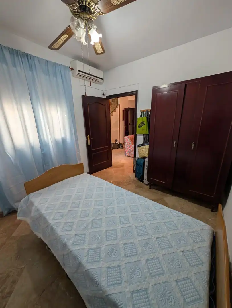 Dormitori de Casa o xalet en venda en Alcalá de Guadaira amb Terrassa i Traster