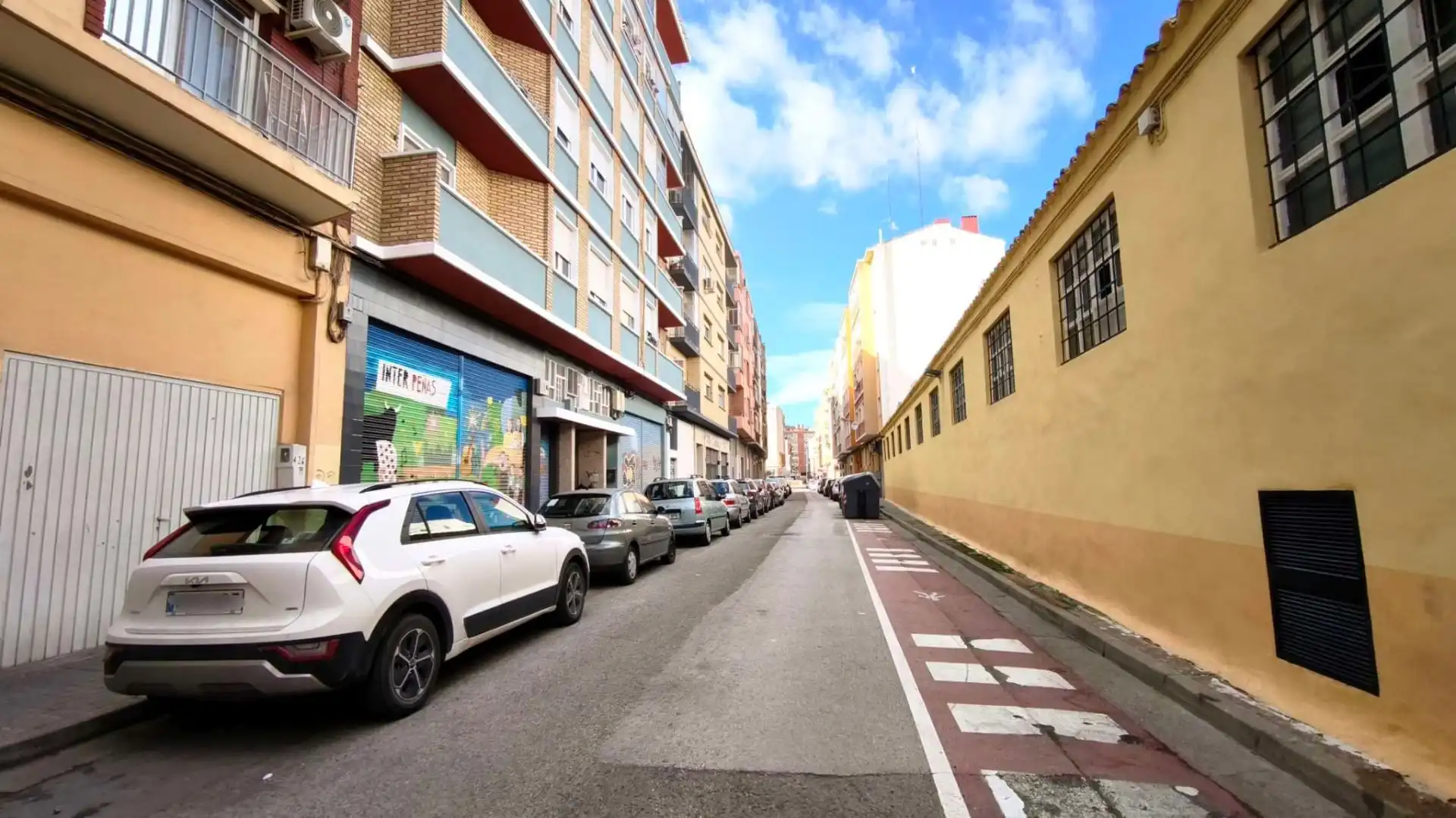 Exterior view of Commercial properties for sale in Zaragoza