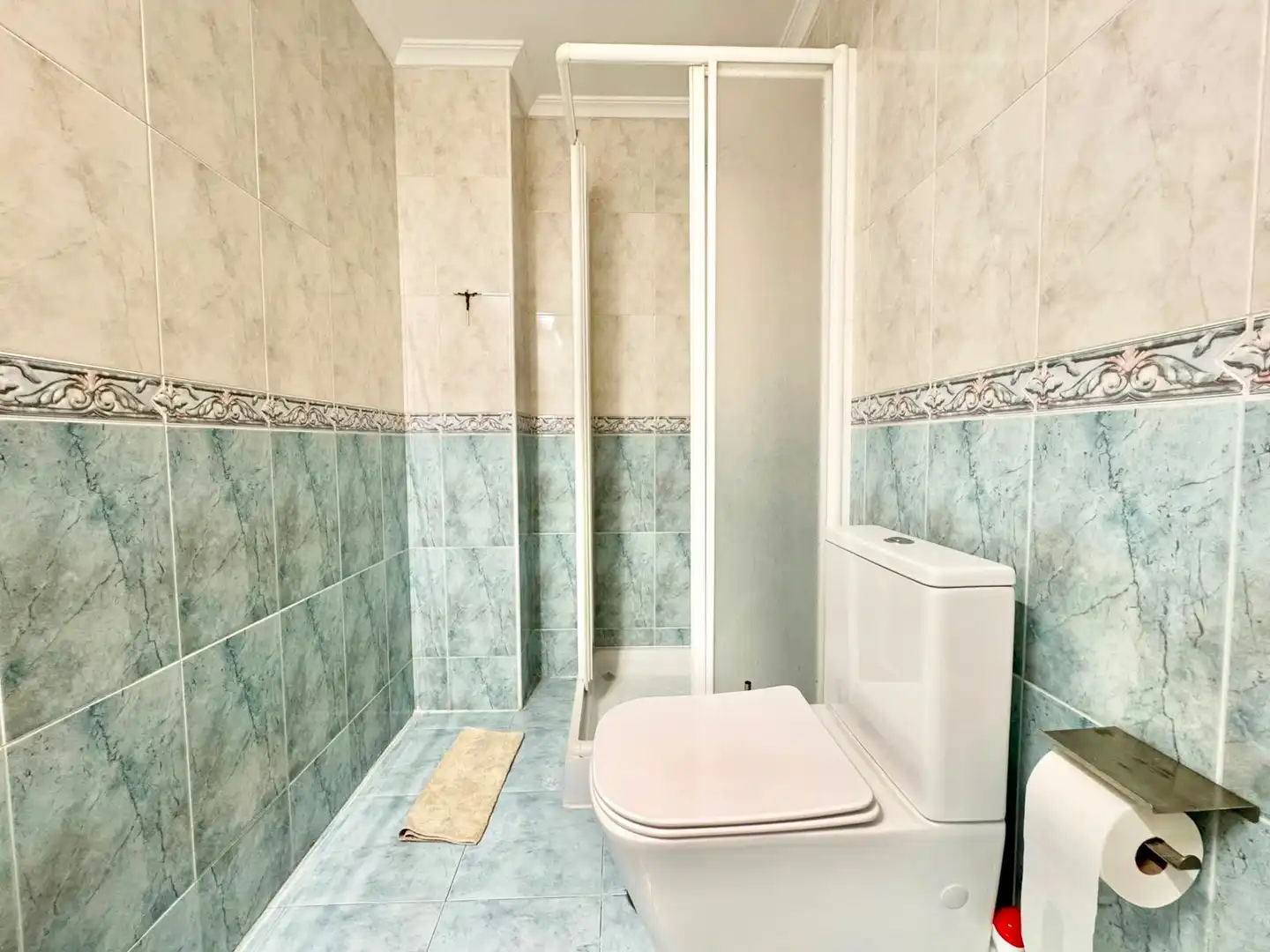 Baño de Planta baja de alquiler en Torrevieja con Aire acondicionado, Piscina y Amueblado