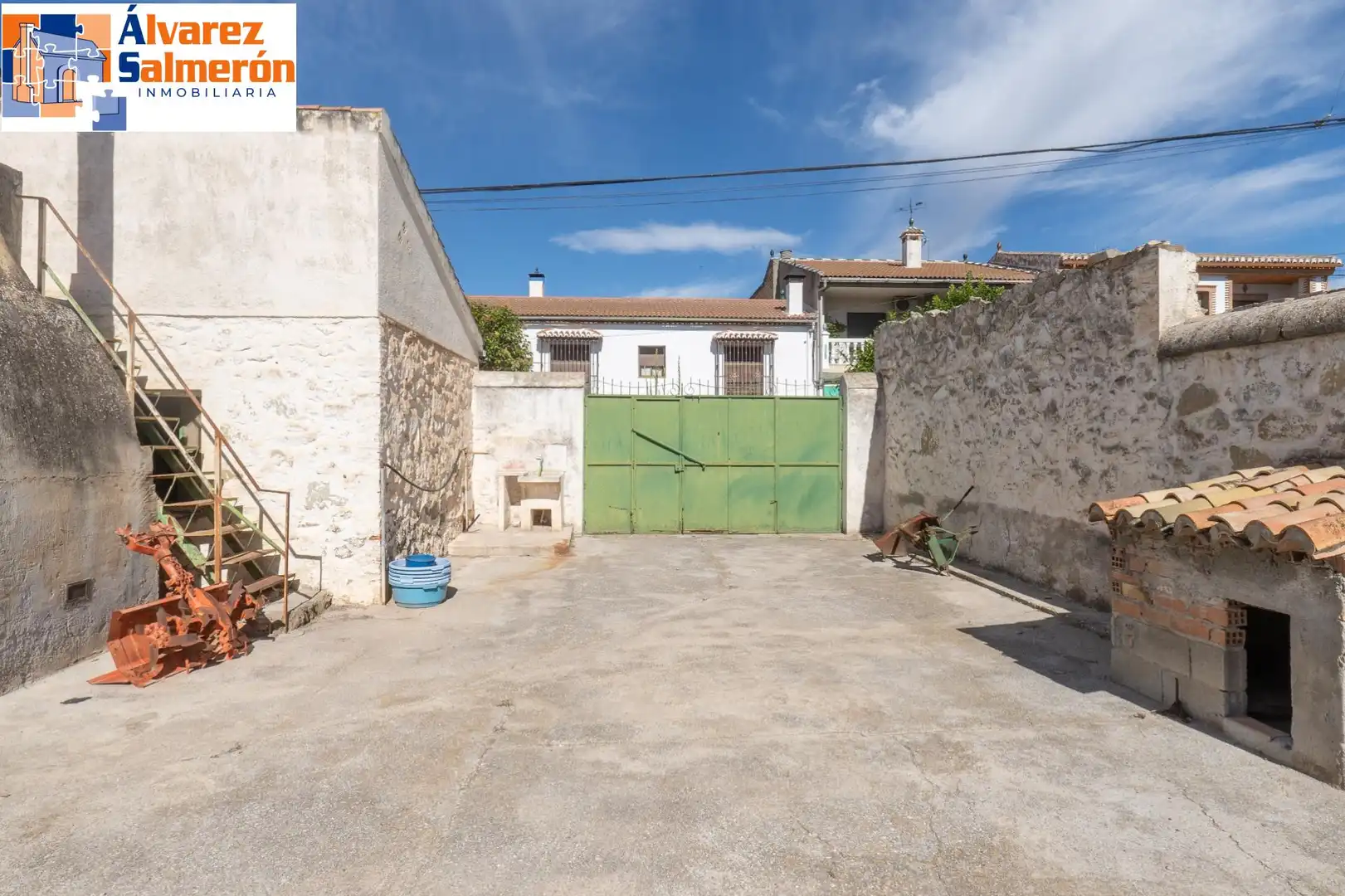 Vista exterior de Casa o xalet en venda en Albolote amb Terrassa i Balcó