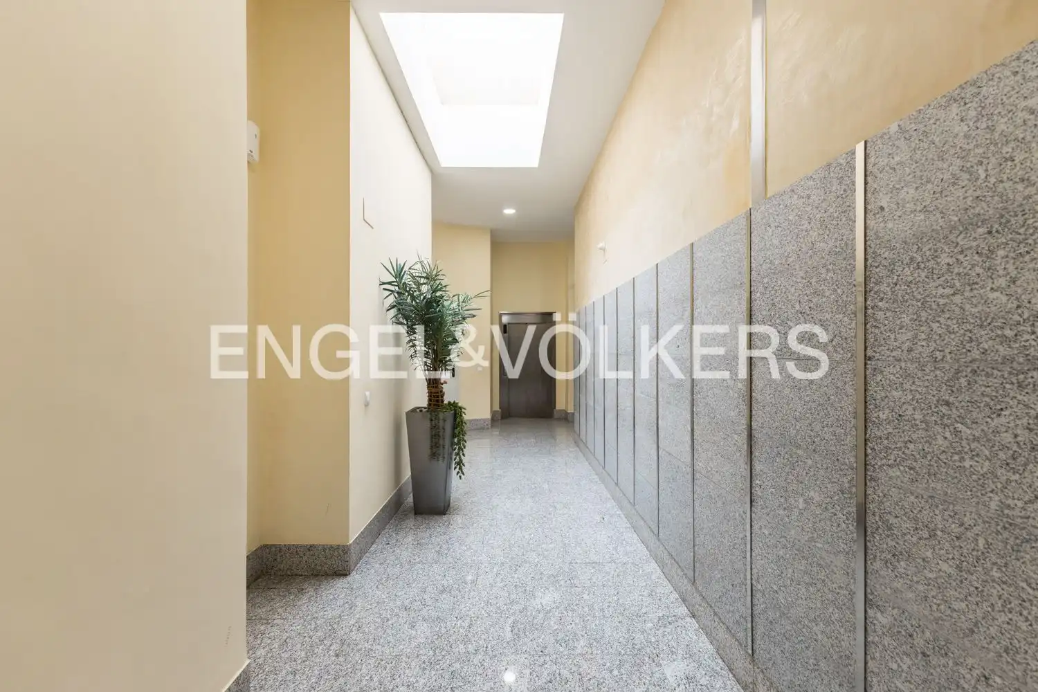 Attic for sale in Valencia  with Air Conditioner, Heating and Terrace