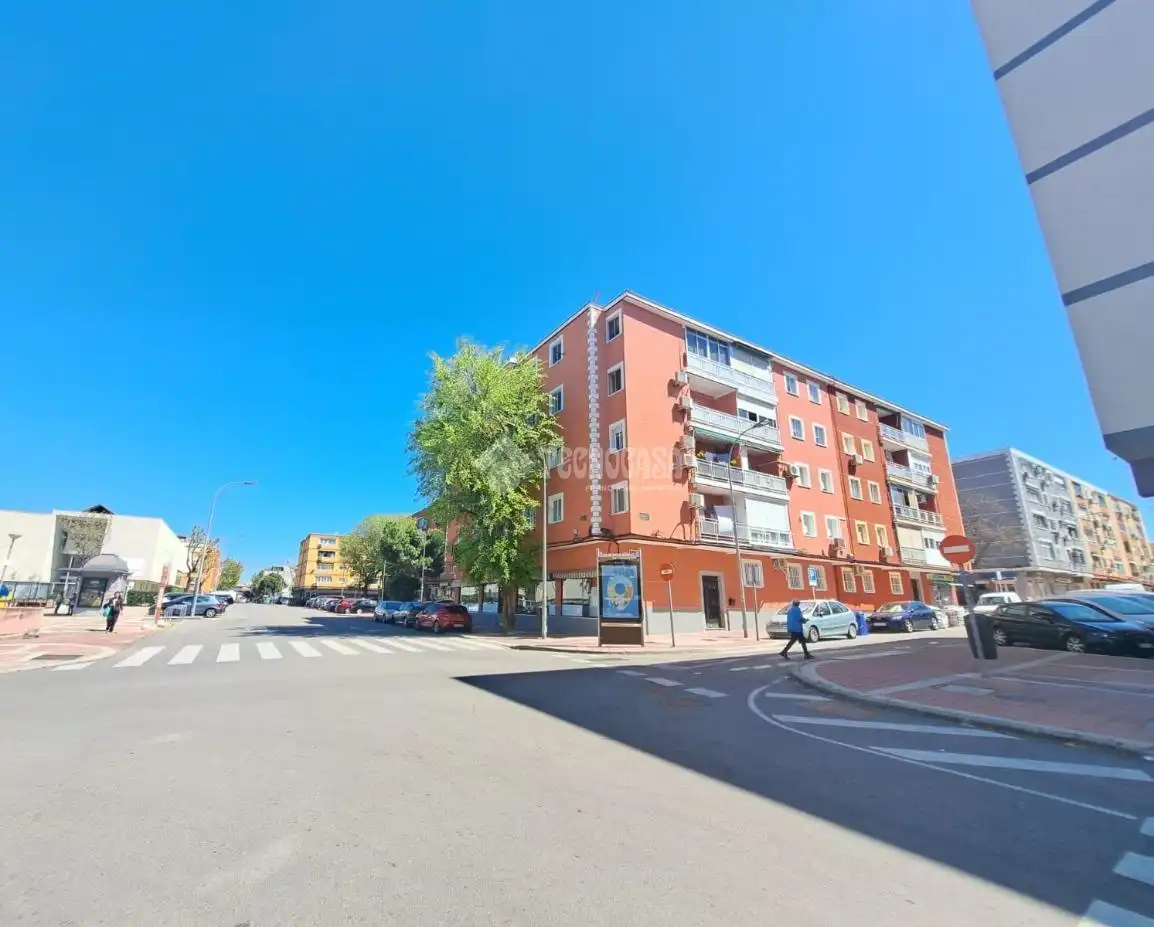 Vista exterior de Piso en venta en Parla con Aire acondicionado, Calefacción y Terraza