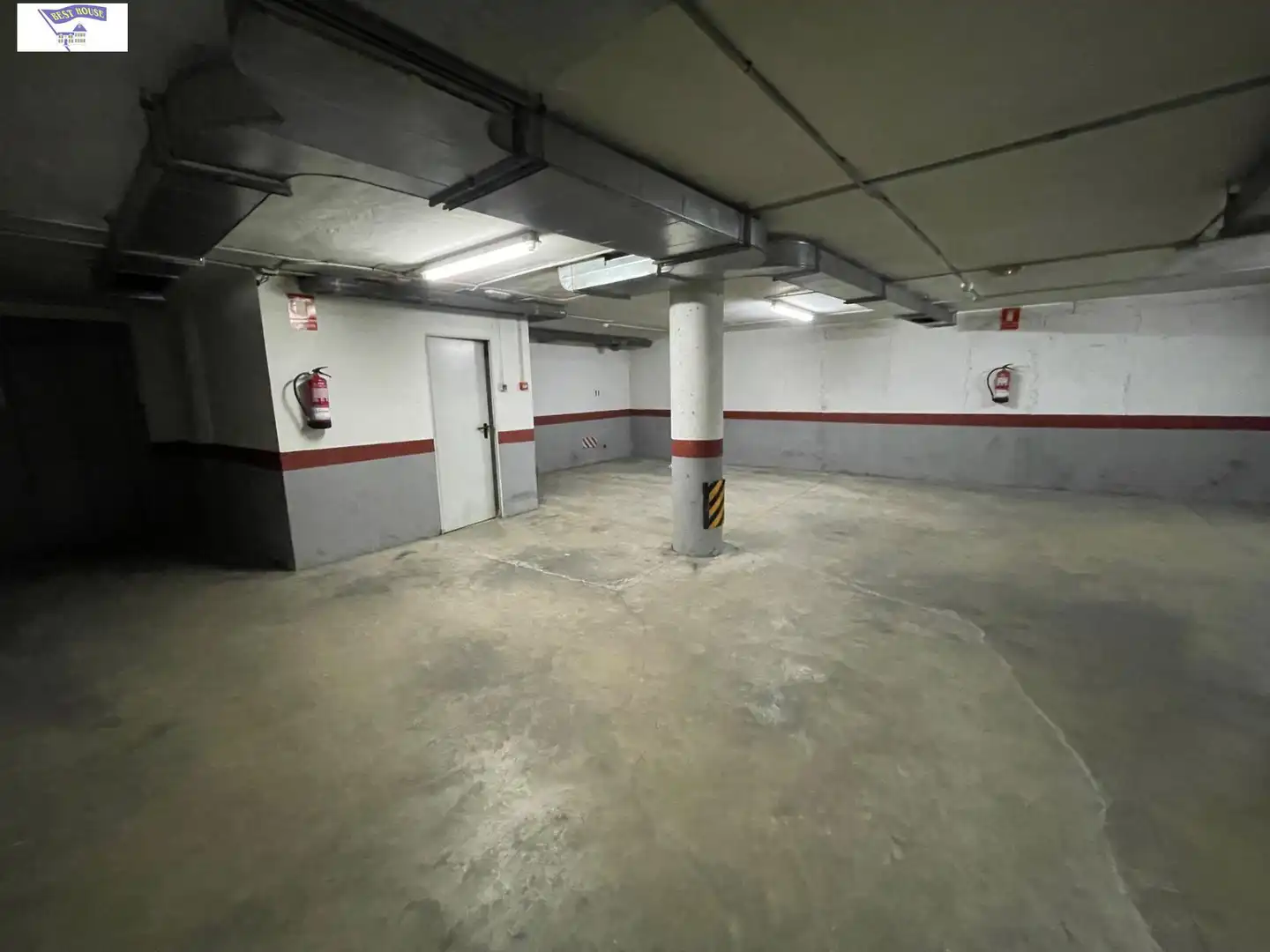 Parking de Apartamento en venta en Albacete con Calefacción, Trastero y Balcón