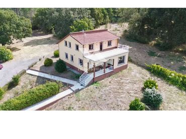 Casa con giardino in vendita a Calle acea