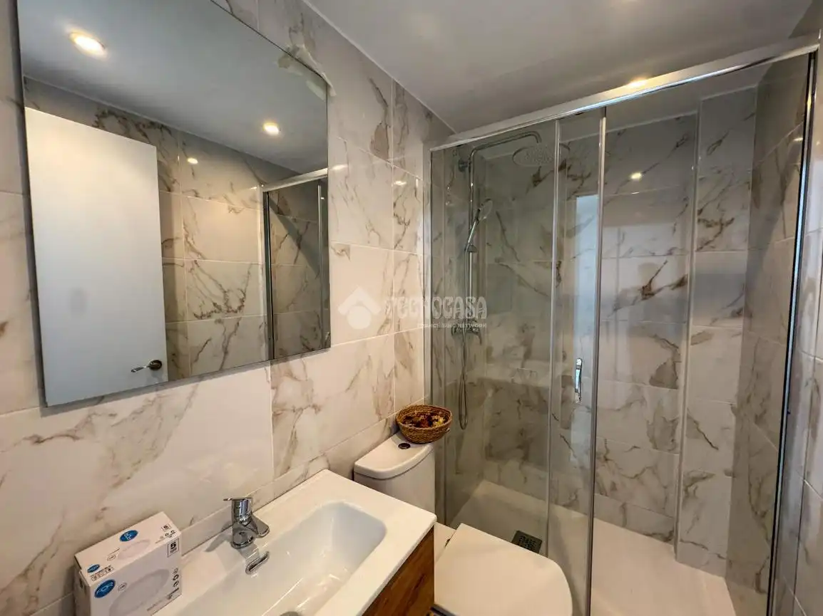 Baño de Piso en venta en Navalcarnero con Aire acondicionado y Calefacción