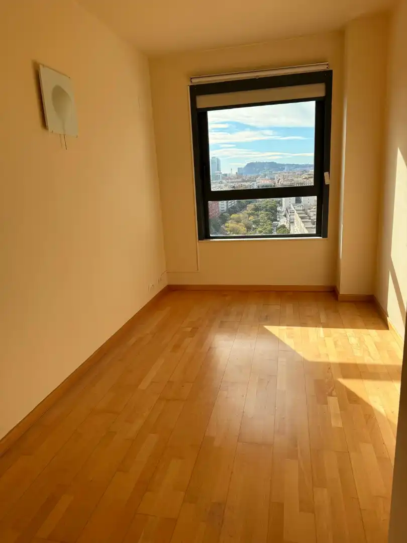 Dormitori de Pis en venda en Barcelona amb Aire condicionat, Calefacció i Terrassa