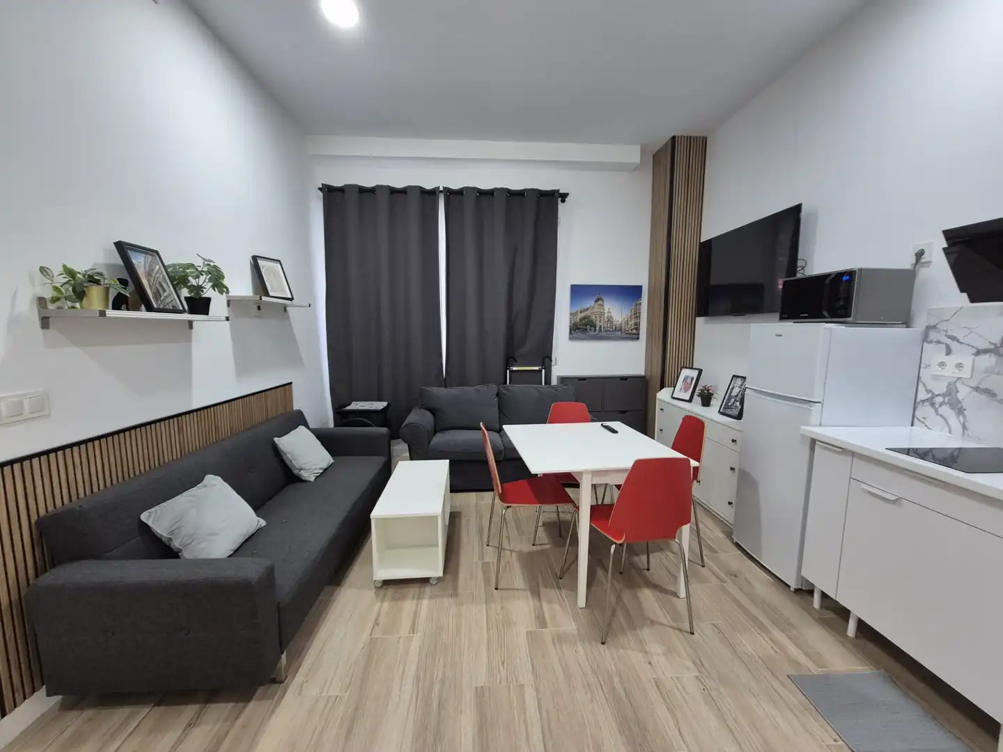 Sala d'estar de Estudi de lloguer en Madrid amb Aire condicionat, Calefacció i Moblat