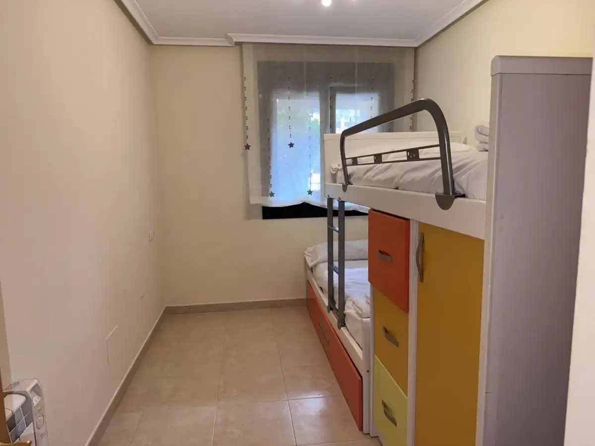 Habitación de Apartamento en venta en Llanes con Calefacción, Terraza y Trastero