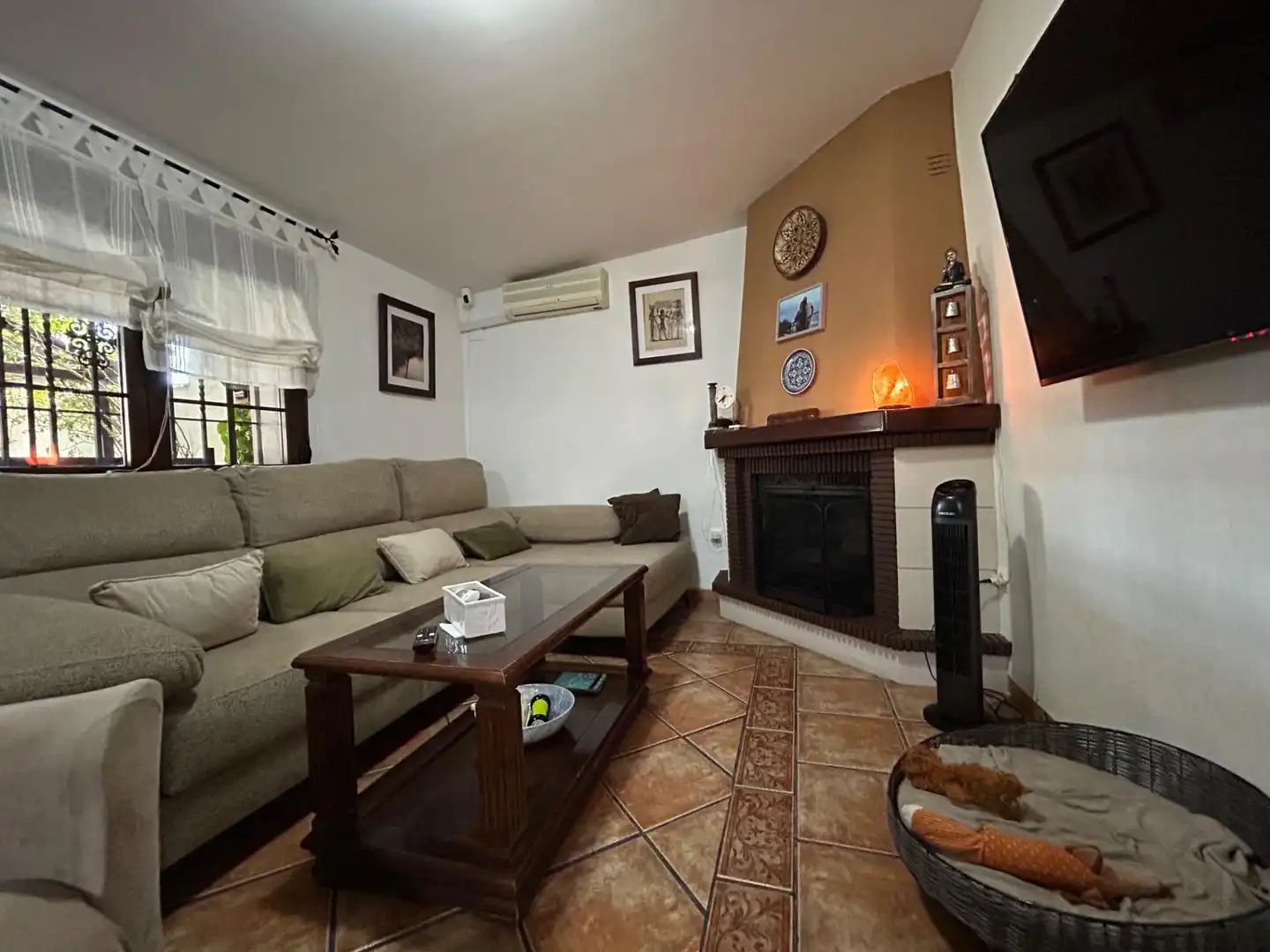 Sala d'estar de Casa o xalet en venda en Córdoba amb Aire condicionat, Calefacció i Terrassa