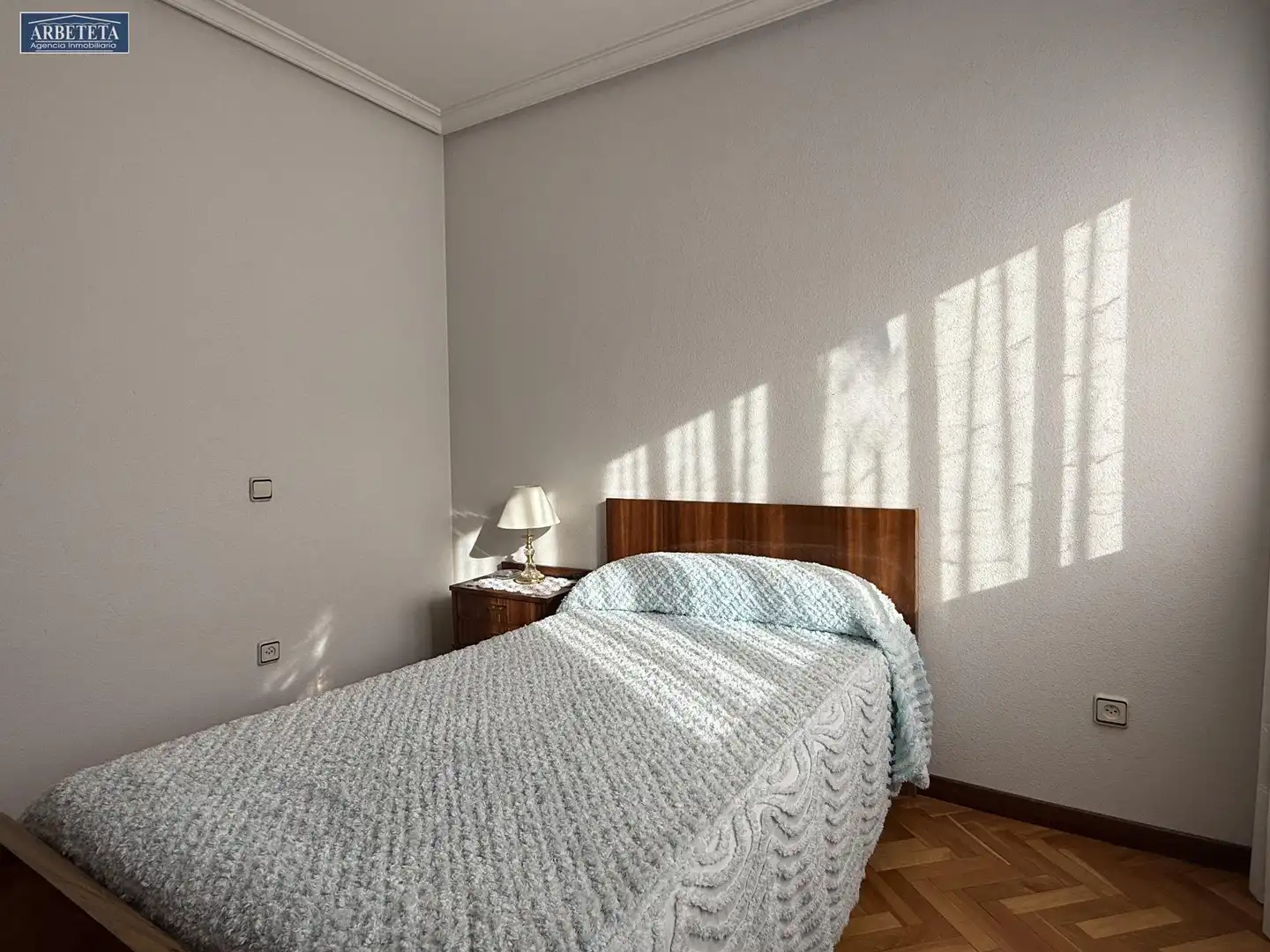 Schlafzimmer von Einfamilien-Reihenhaus zum Verkauf in Guadalajara mit Heizung, Parkett und Terrasse