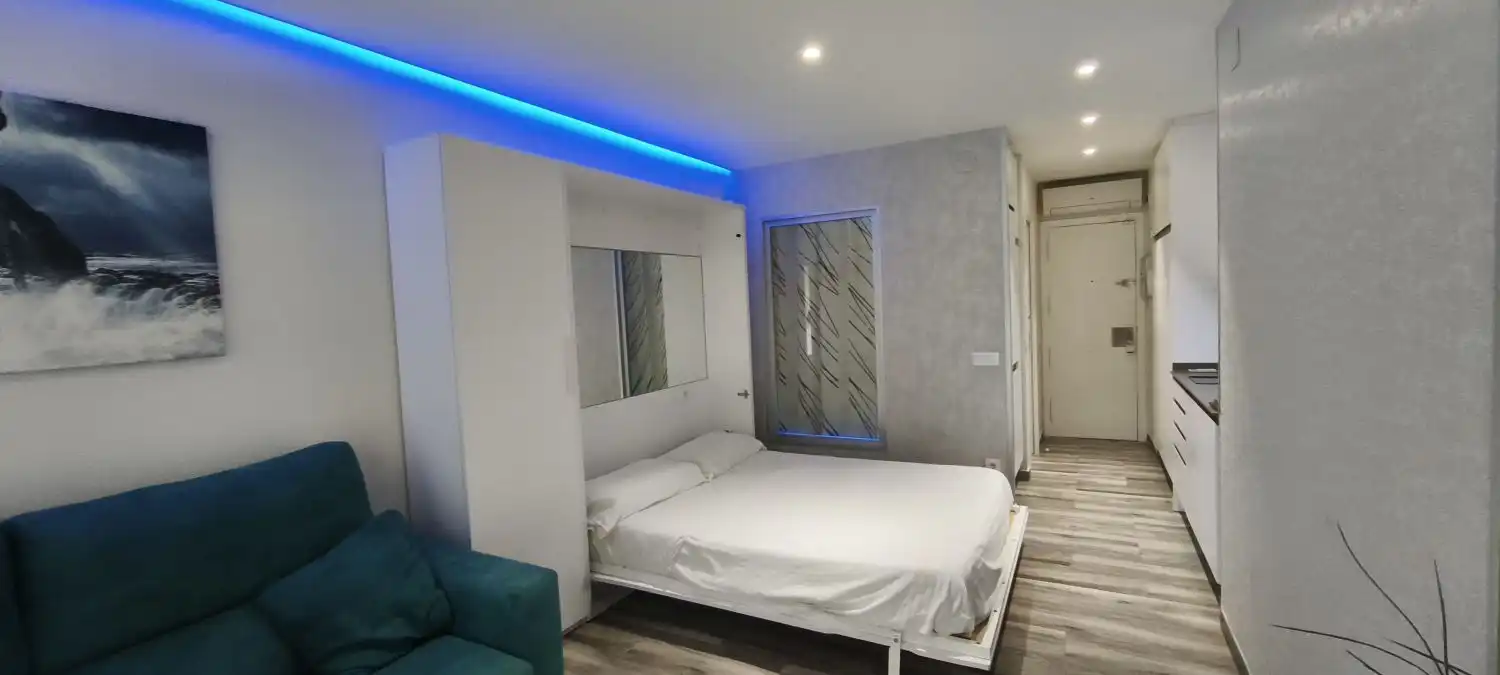 Schlafzimmer von Wohnung zum Verkauf in Salou mit Klimaanlage, Heizung und Terrasse