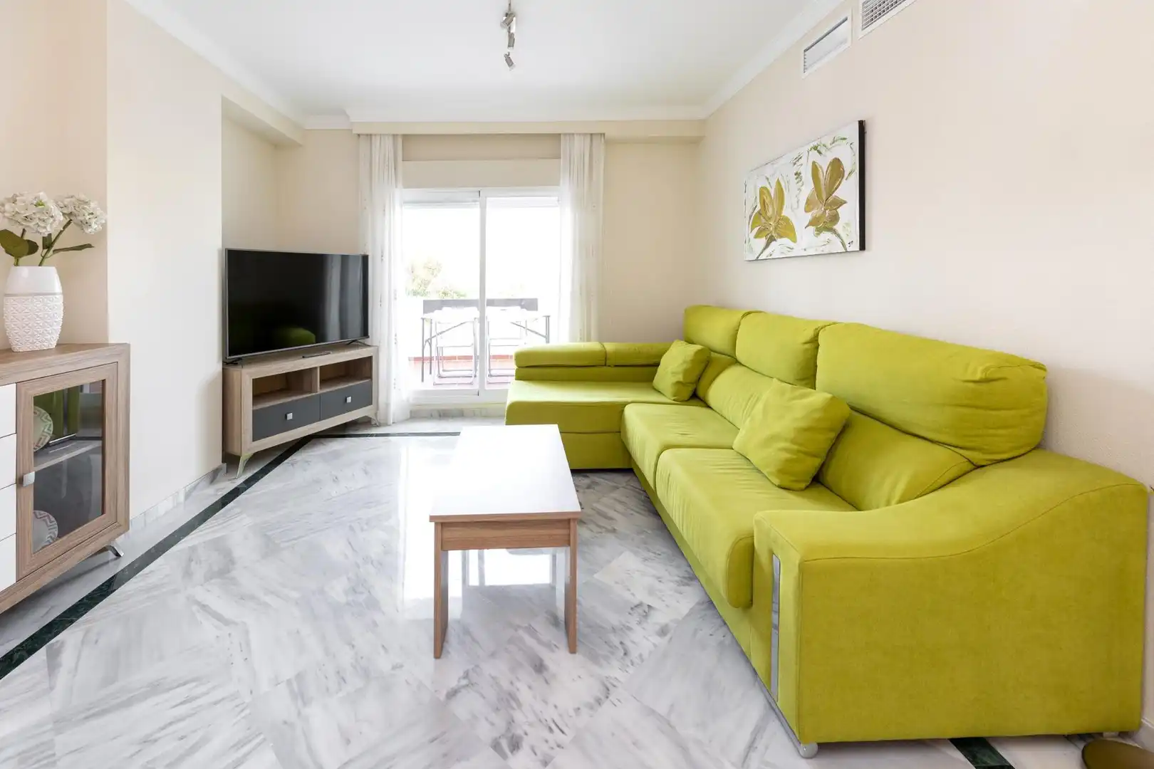 Living room of Flat for sale in Motril  with Air Conditioner, Private garden and Terrace