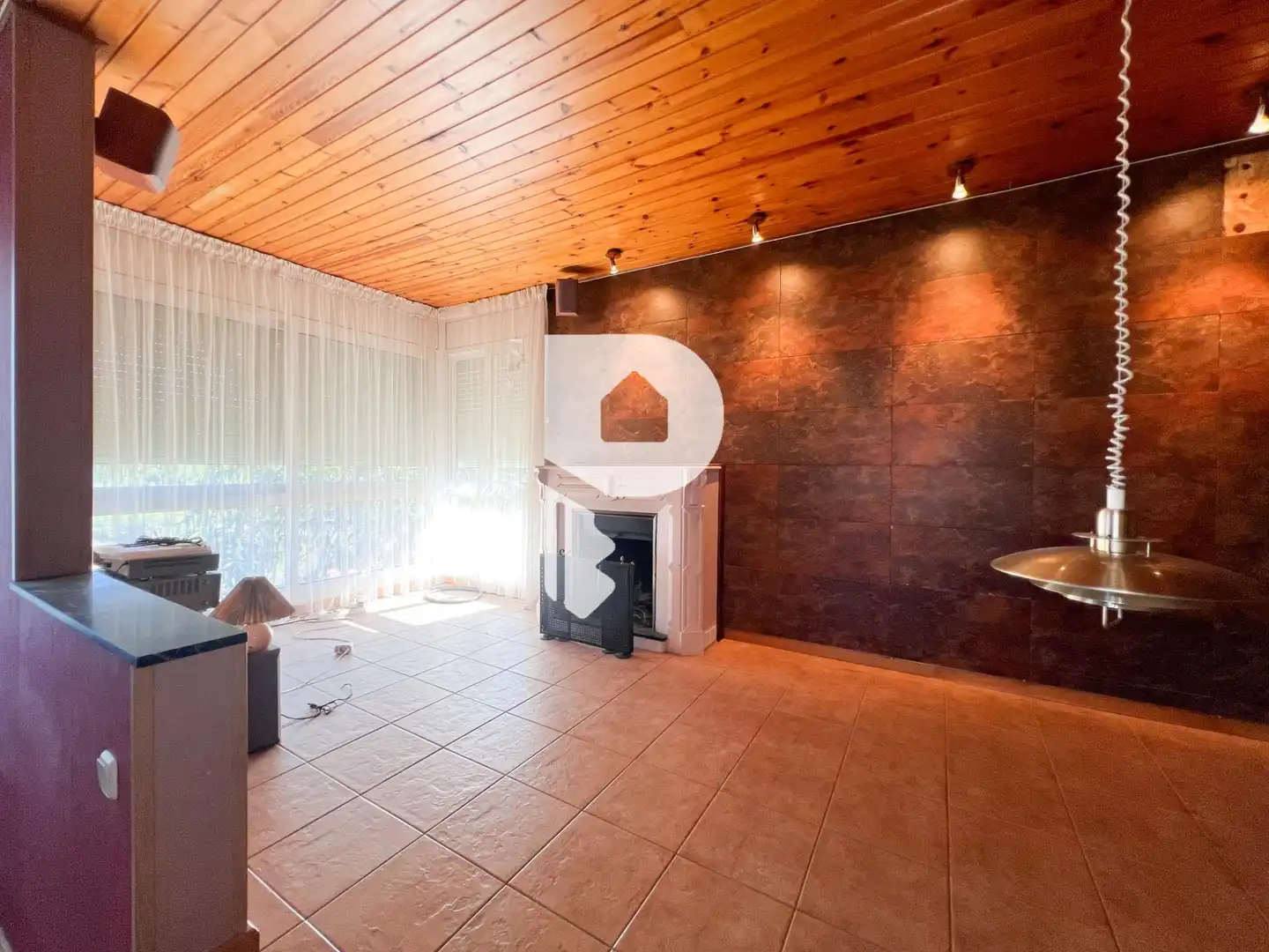 Sala d'estar de Casa o xalet en venda en Vallirana amb Calefacció, Jardí privat i Terrassa